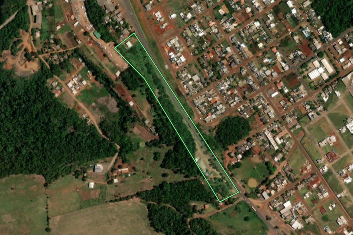 Imagem de satélite do imóvel rural em Realeza (PR), com o contorno declarado no CAR desenhado por cima.