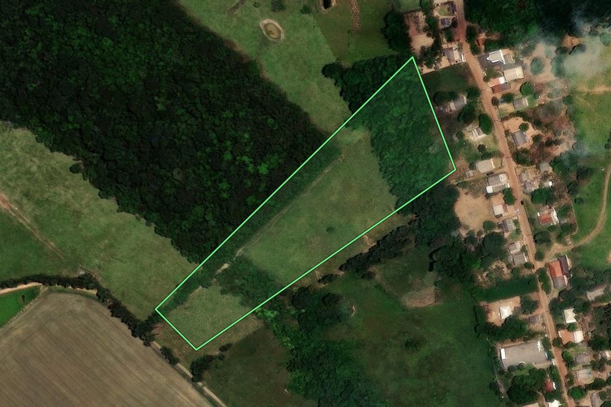 Imagem de satélite do imóvel rural em Rosário do Ivaí (PR), com o contorno declarado no CAR desenhado por cima.