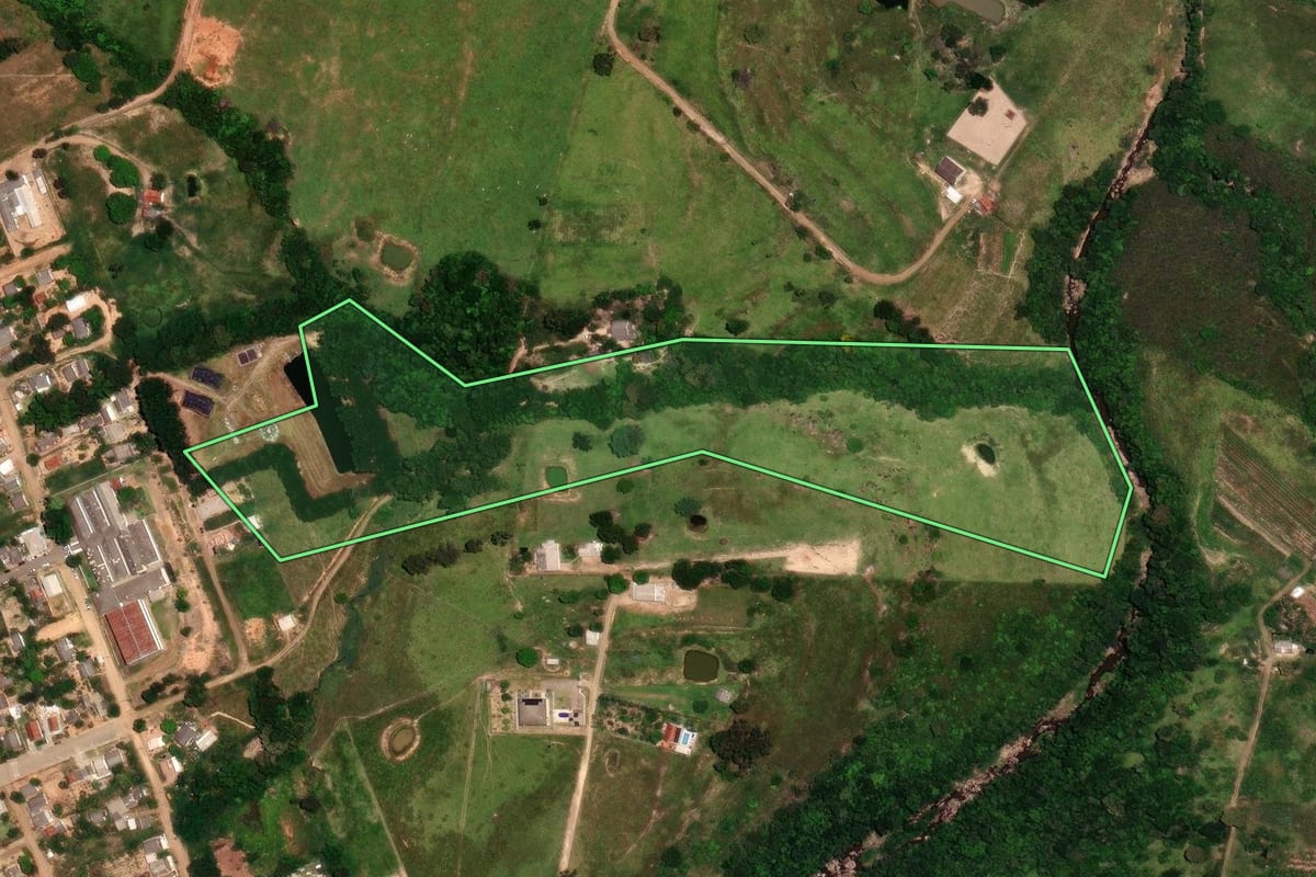 Imagem de satélite do imóvel rural em Rosário do Ivaí (PR), com o contorno declarado no CAR desenhado por cima.