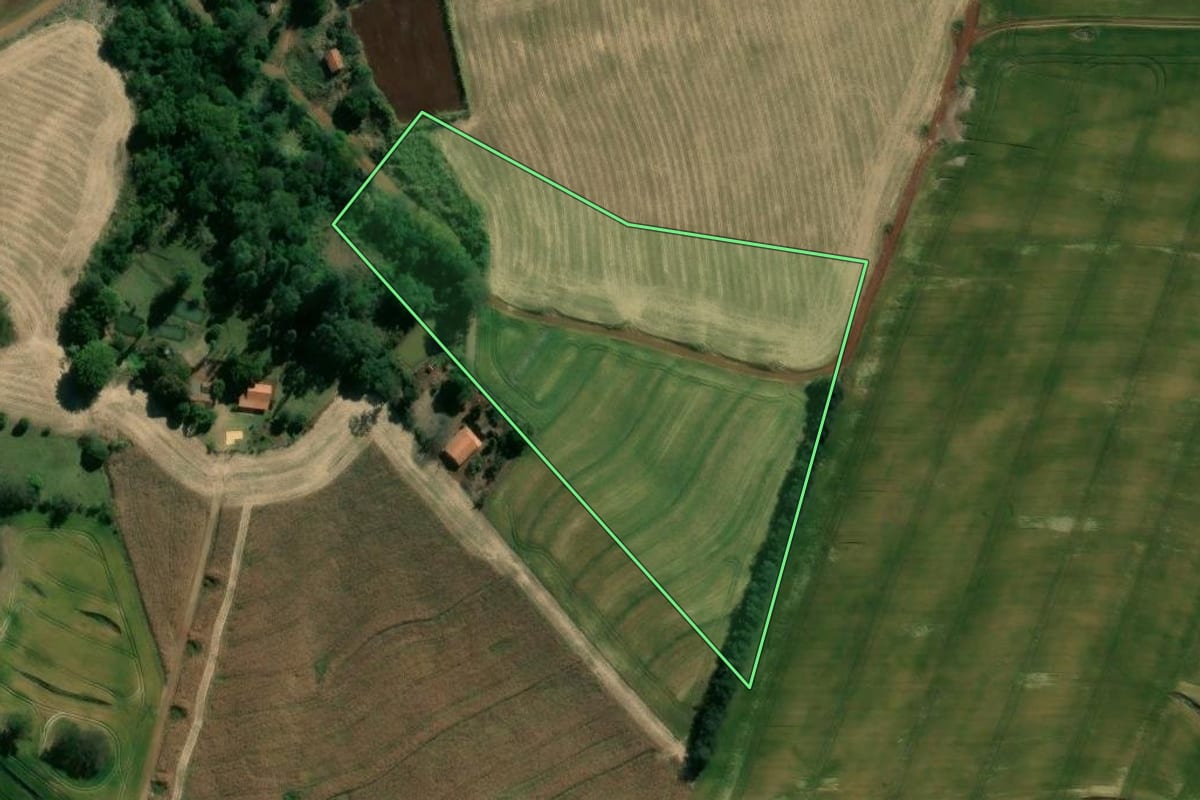 Imagem de satélite do imóvel rural em Santa Cecília do Pavão (PR), com o contorno declarado no CAR desenhado por cima.