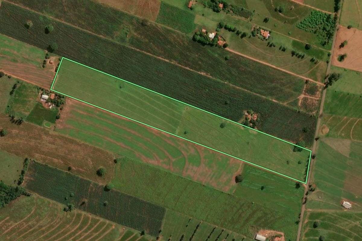 Imagem de satélite do imóvel rural em Santa Cruz de Monte Castelo (PR), com o contorno declarado no CAR desenhado por cima.