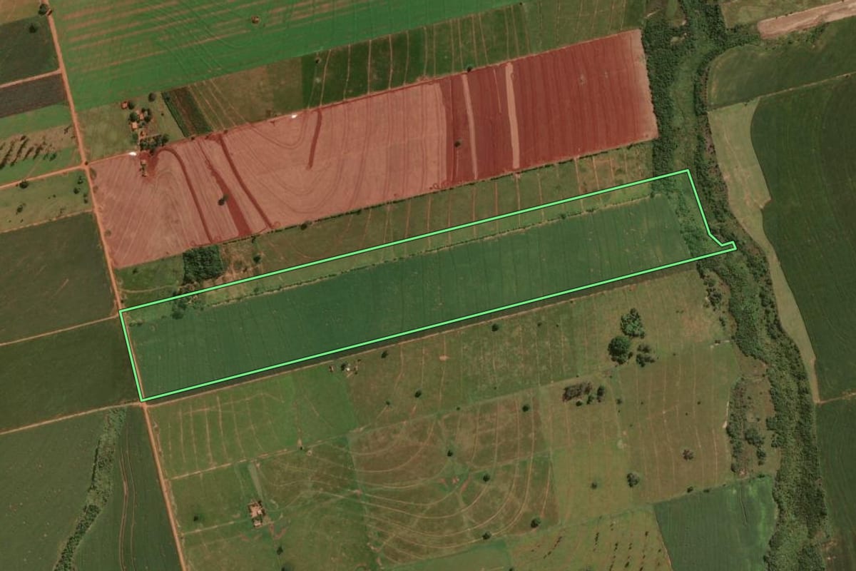 Imagem de satélite do imóvel rural em Santa Isabel do Ivaí (PR), com o contorno declarado no CAR desenhado por cima.