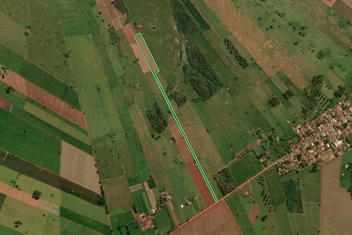 Imagem de satélite do imóvel rural em Santa Isabel do Ivaí (PR), com o contorno declarado no CAR desenhado por cima.