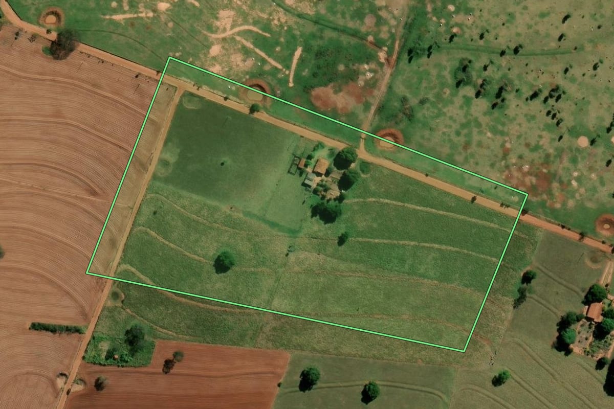 Imagem de satélite do imóvel rural em Santa Isabel do Ivaí (PR), com o contorno declarado no CAR desenhado por cima.