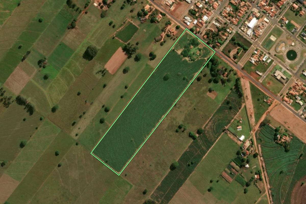 Imagem de satélite do imóvel rural em Santa Isabel do Ivaí (PR), com o contorno declarado no CAR desenhado por cima.