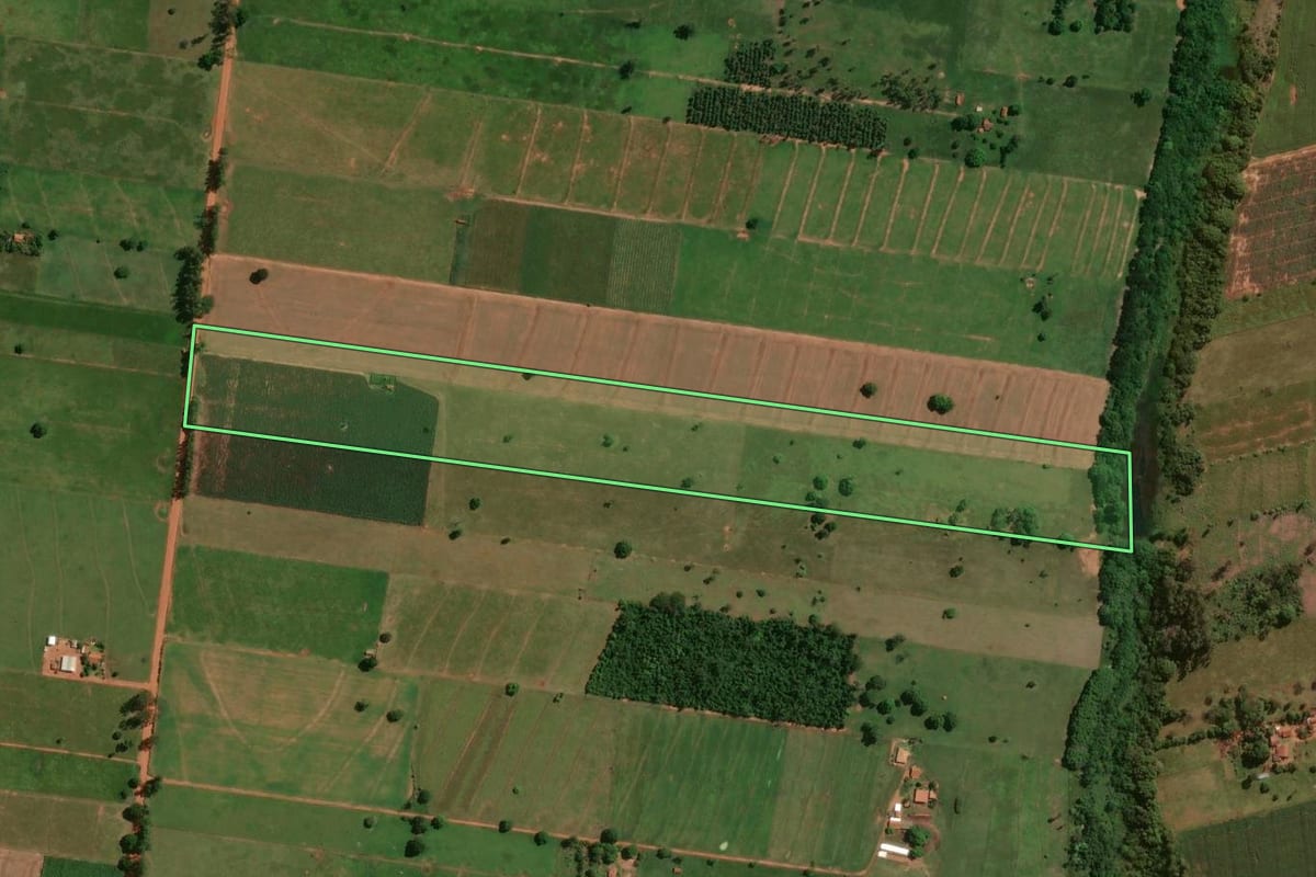 Imagem de satélite do imóvel rural em Santa Isabel do Ivaí (PR), com o contorno declarado no CAR desenhado por cima.