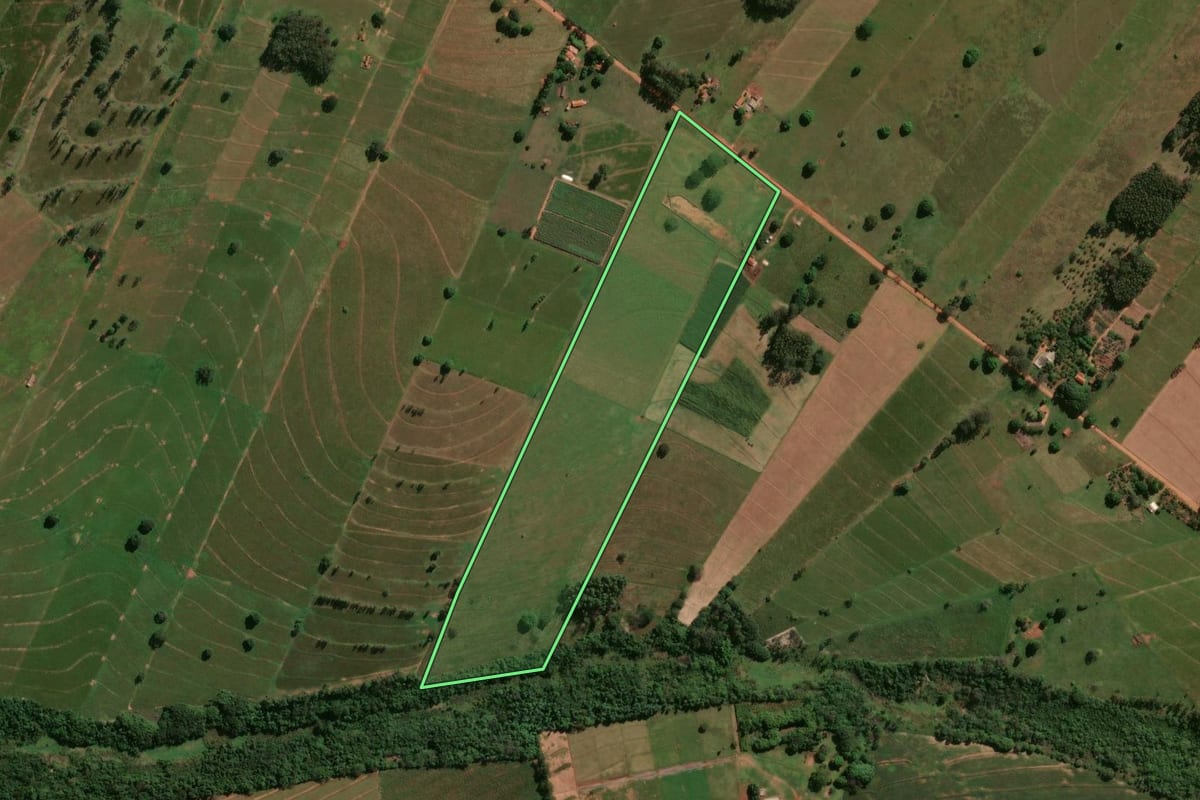 Imagem de satélite do imóvel rural em Santa Isabel do Ivaí (PR), com o contorno declarado no CAR desenhado por cima.