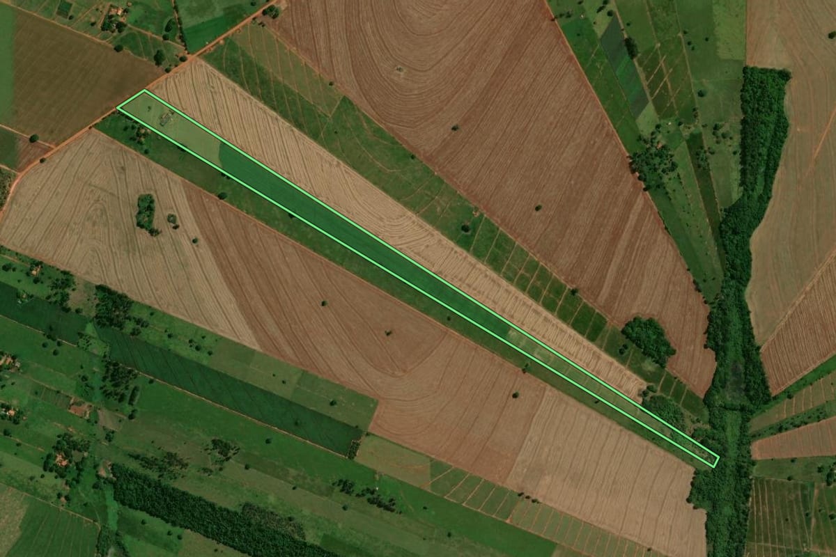 Imagem de satélite do imóvel rural em Santa Isabel do Ivaí (PR), com o contorno declarado no CAR desenhado por cima.