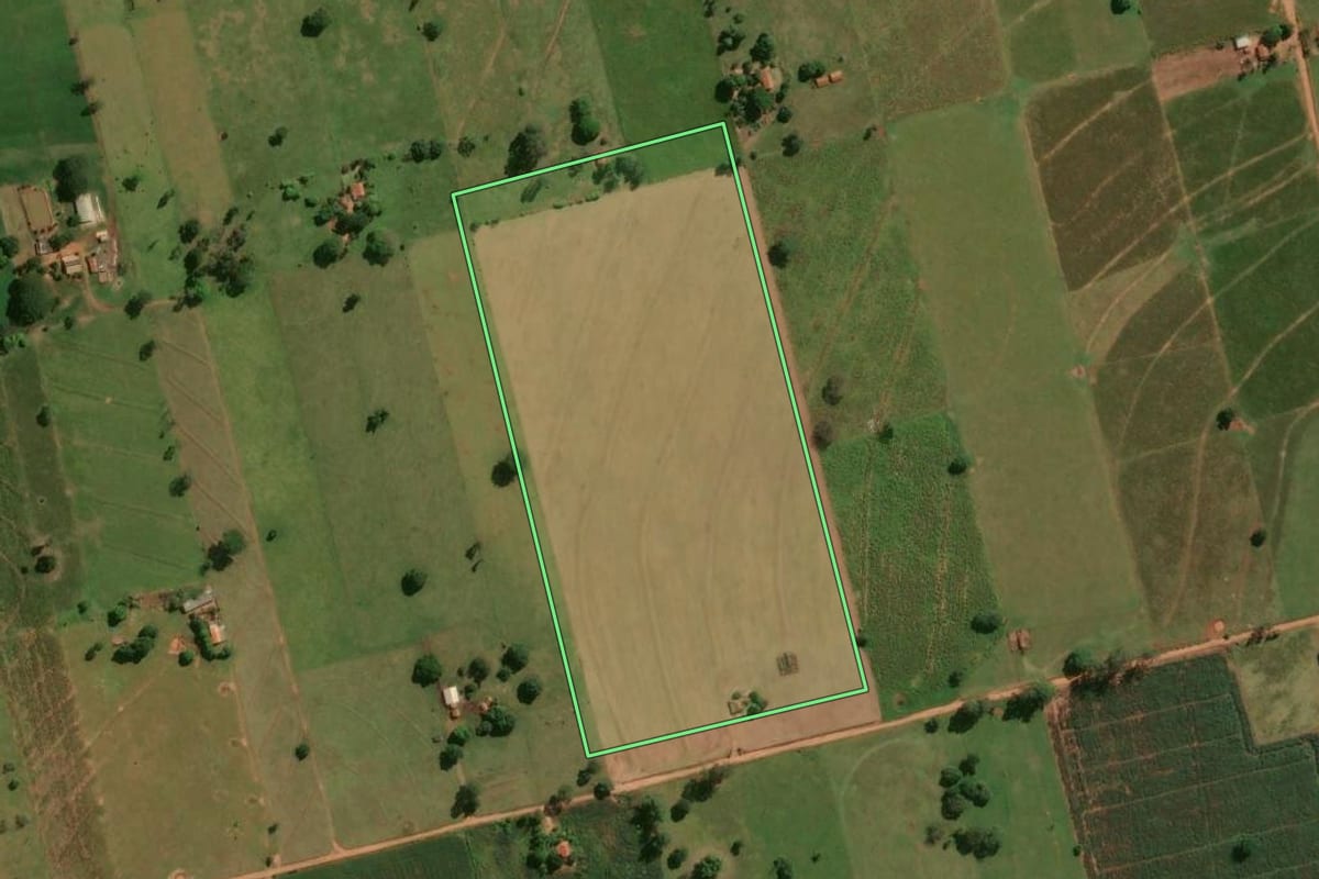 Imagem de satélite do imóvel rural em Santa Isabel do Ivaí (PR), com o contorno declarado no CAR desenhado por cima.