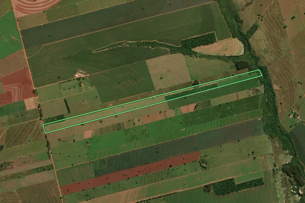 Imagem de satélite do imóvel rural em Santa Isabel do Ivaí (PR), com o contorno declarado no CAR desenhado por cima.