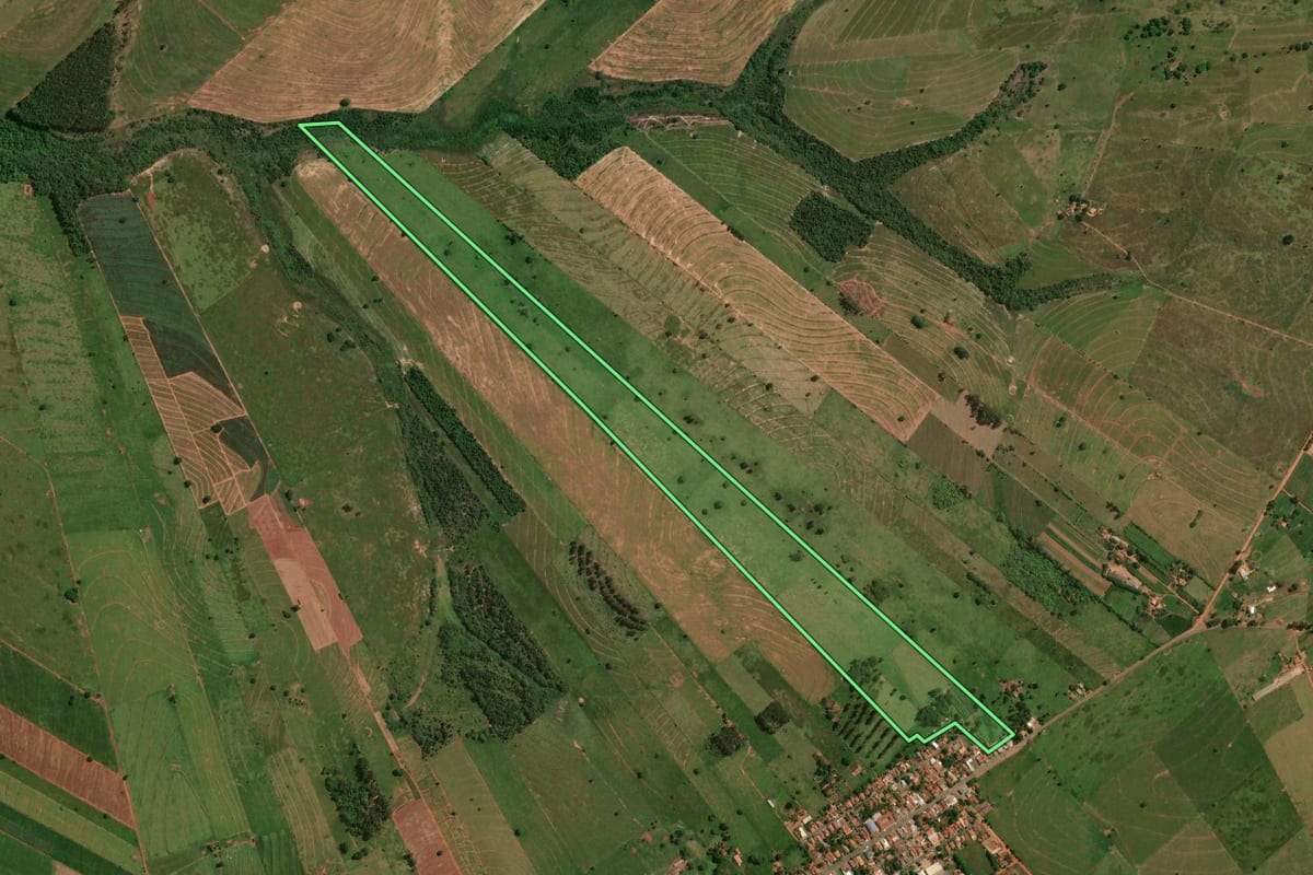 Imagem de satélite do imóvel rural em Santa Isabel do Ivaí (PR), com o contorno declarado no CAR desenhado por cima.
