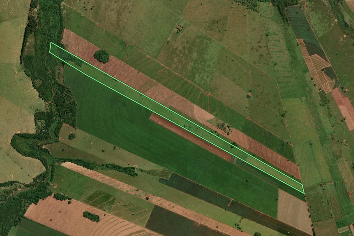Imagem de satélite do imóvel rural em Santa Isabel do Ivaí (PR), com o contorno declarado no CAR desenhado por cima.