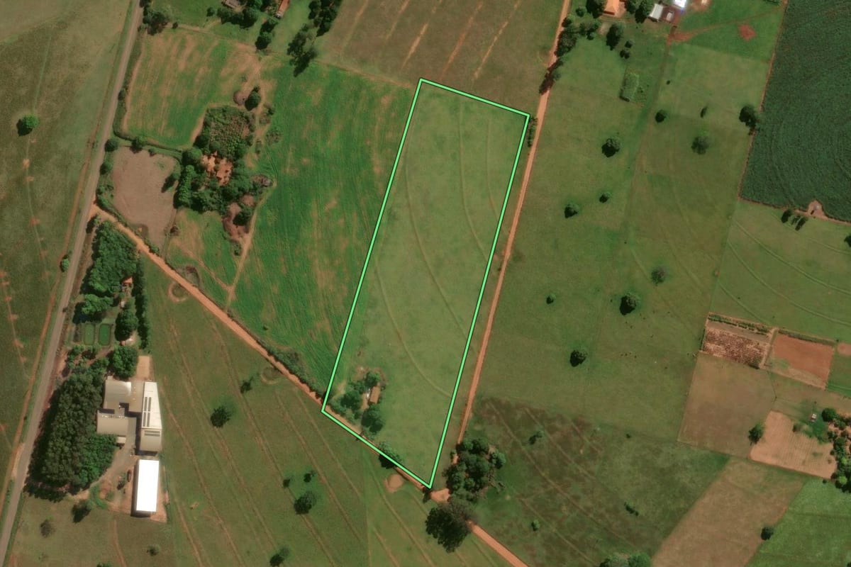 Imagem de satélite do imóvel rural em Santa Isabel do Ivaí (PR), com o contorno declarado no CAR desenhado por cima.