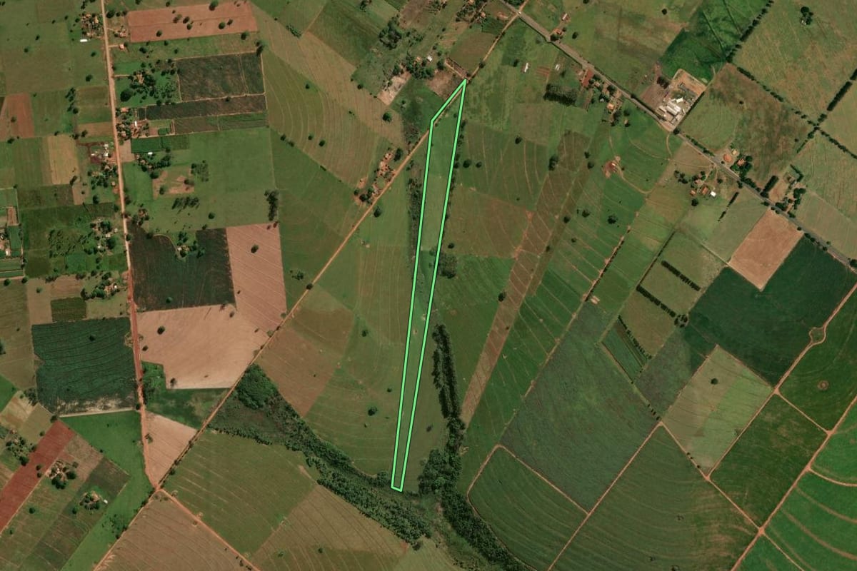Imagem de satélite do imóvel rural em Santa Isabel do Ivaí (PR), com o contorno declarado no CAR desenhado por cima.