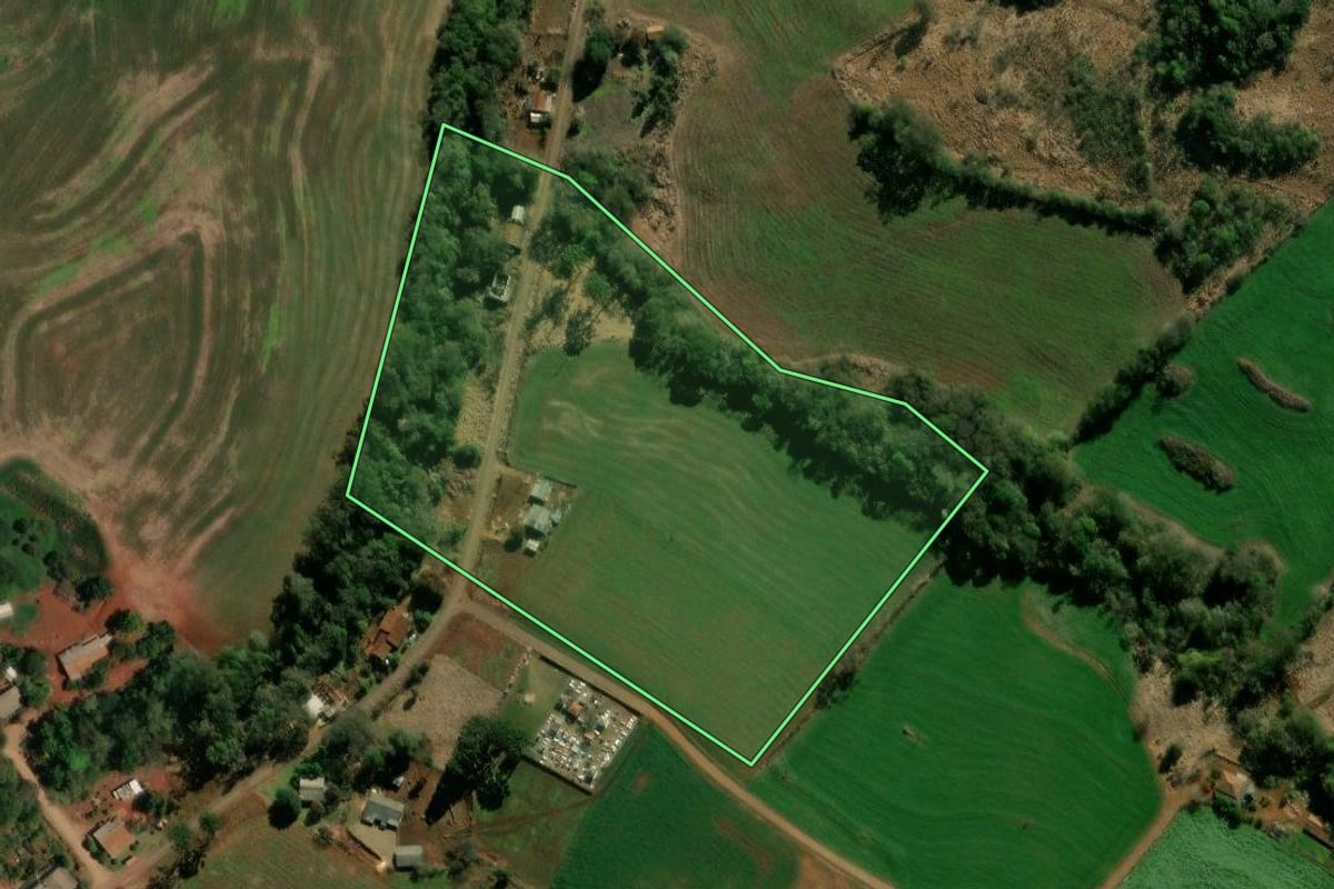 Imagem de satélite do imóvel rural em Santa Izabel do Oeste (PR), com o contorno declarado no CAR desenhado por cima.