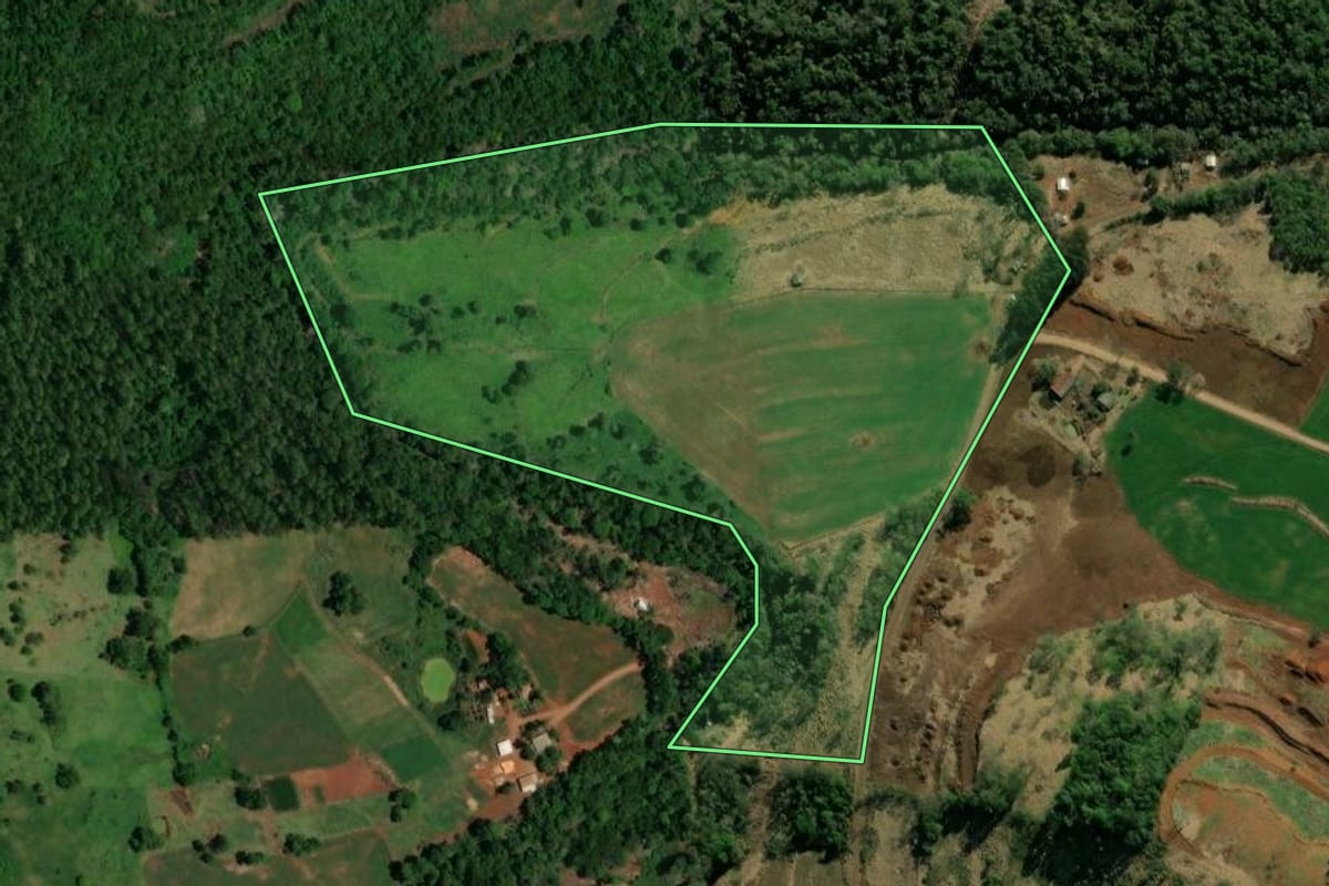 Imagem de satélite do imóvel rural em Santa Izabel do Oeste (PR), com o contorno declarado no CAR desenhado por cima.