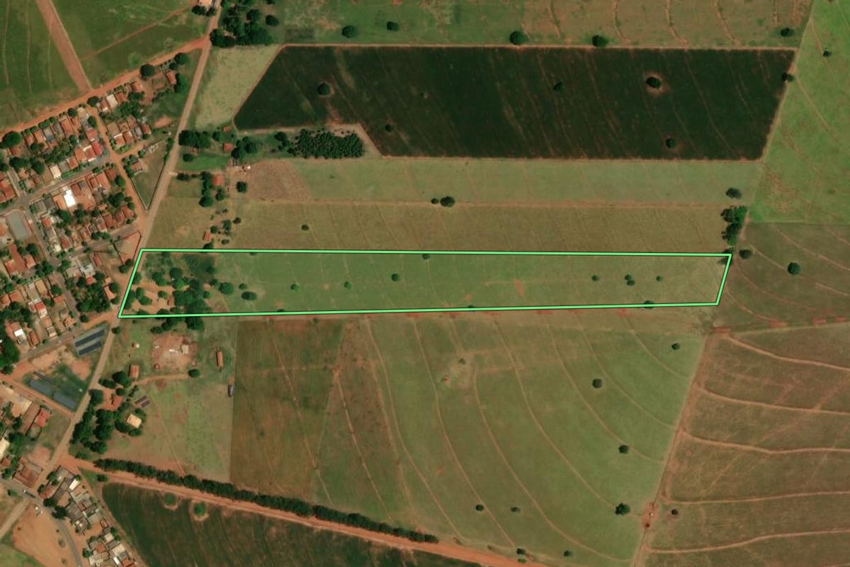Imagem de satélite do imóvel rural em Santa Mônica (PR), com o contorno declarado no CAR desenhado por cima.