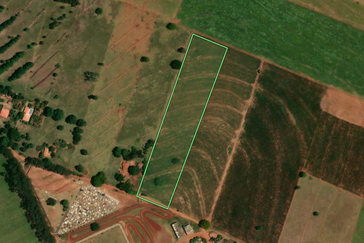 Imagem de satélite do imóvel rural em Santa Mônica (PR), com o contorno declarado no CAR desenhado por cima.
