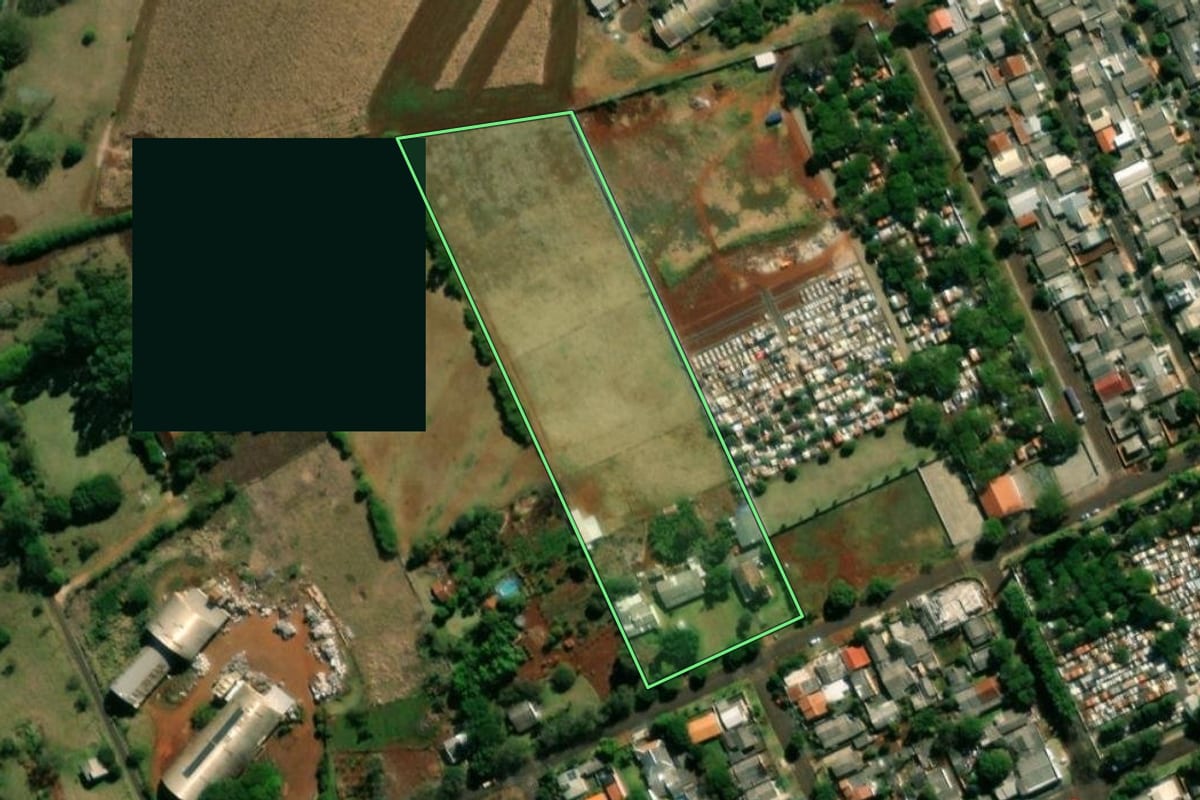 Imagem de satélite do imóvel rural em Santa Terezinha de Itaipu (PR), com o contorno declarado no CAR desenhado por cima.