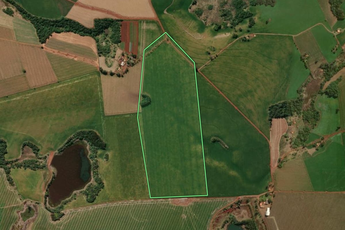 Imagem de satélite do imóvel rural em Santo Antônio do Paraíso (PR), com o contorno declarado no CAR desenhado por cima.