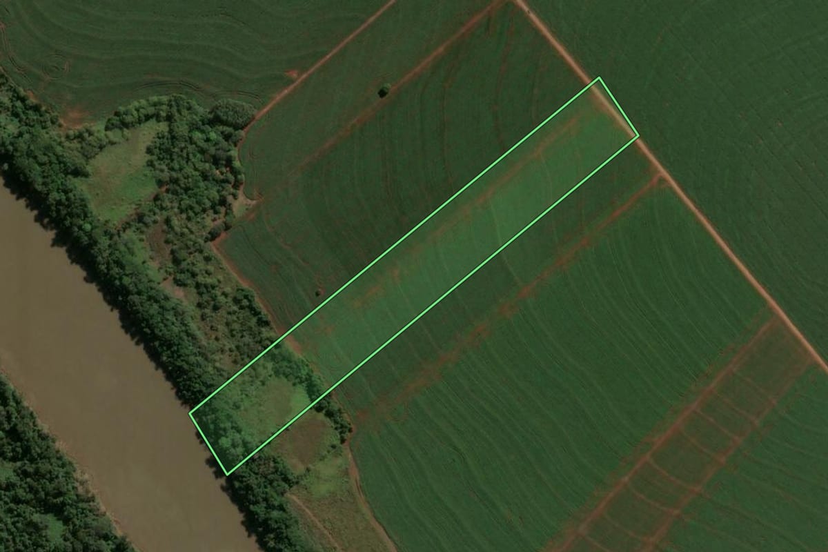 Imagem de satélite do imóvel rural em São Jorge do Ivaí (PR), com o contorno declarado no CAR desenhado por cima.