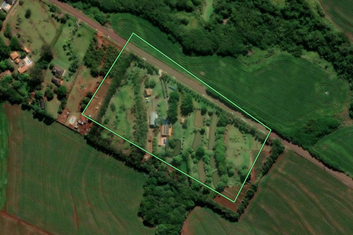 Imagem de satélite do imóvel rural em São Jorge do Ivaí (PR), com o contorno declarado no CAR desenhado por cima.