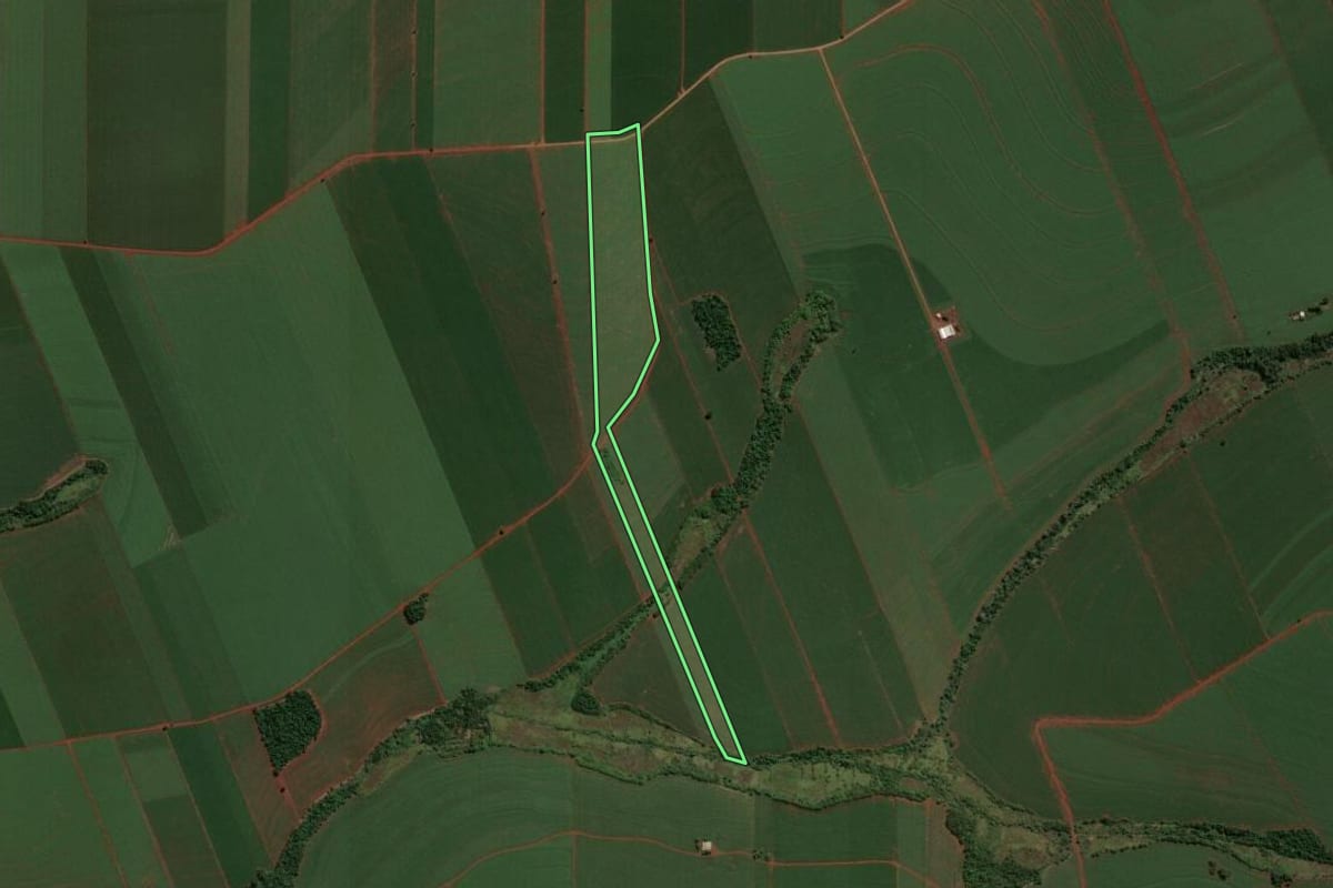 Imagem de satélite do imóvel rural em São Jorge do Ivaí (PR), com o contorno declarado no CAR desenhado por cima.