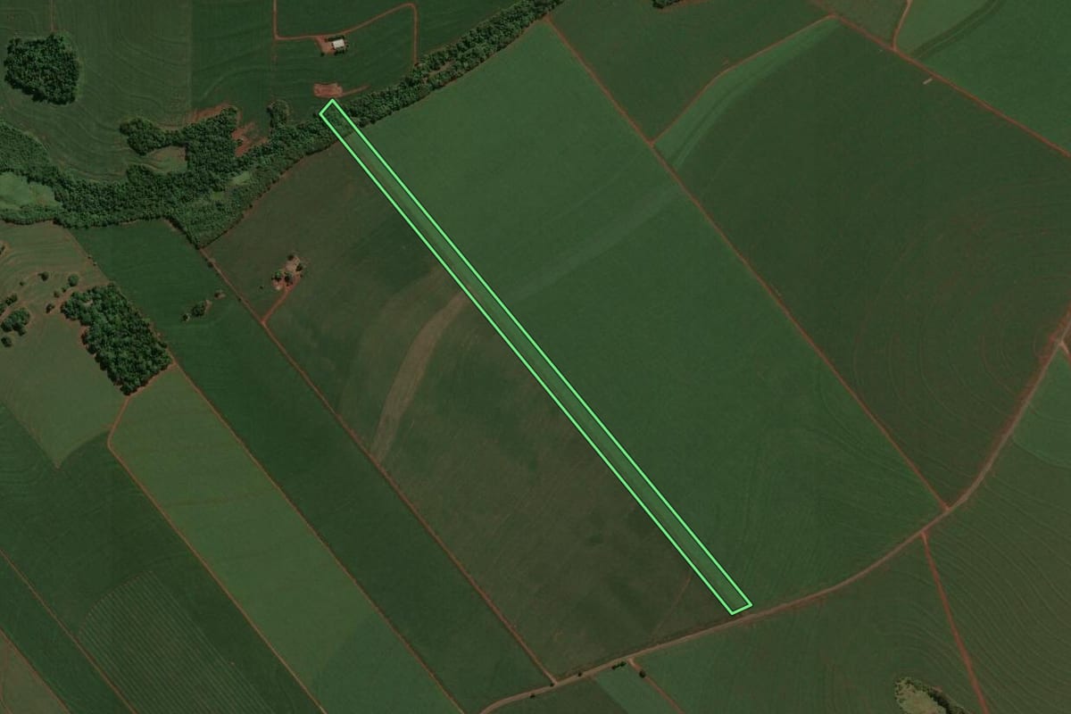 Imagem de satélite do imóvel rural em São Jorge do Ivaí (PR), com o contorno declarado no CAR desenhado por cima.