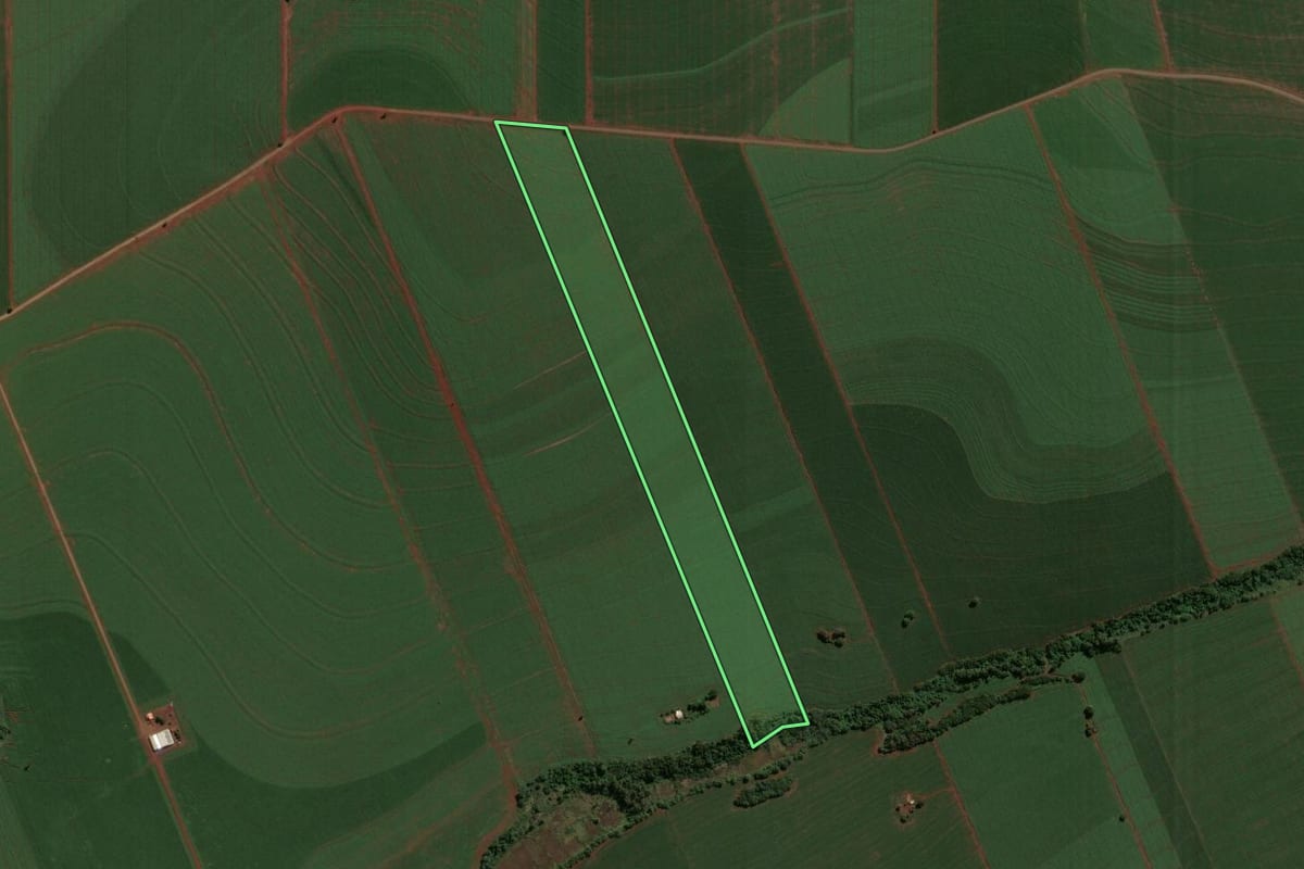 Imagem de satélite do imóvel rural em São Jorge do Ivaí (PR), com o contorno declarado no CAR desenhado por cima.