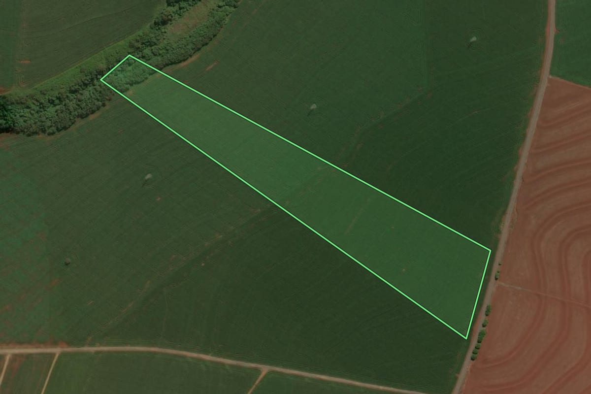 Imagem de satélite do imóvel rural em São Jorge do Ivaí (PR), com o contorno declarado no CAR desenhado por cima.