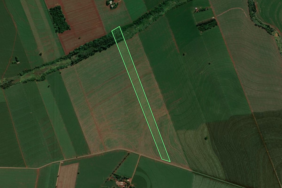 Imagem de satélite do imóvel rural em São Jorge do Ivaí (PR), com o contorno declarado no CAR desenhado por cima.