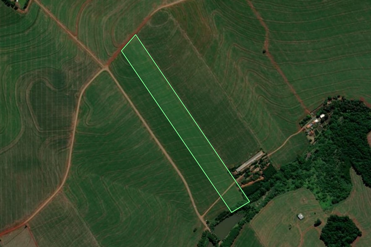 Imagem de satélite do imóvel rural em São Jorge do Ivaí (PR), com o contorno declarado no CAR desenhado por cima.
