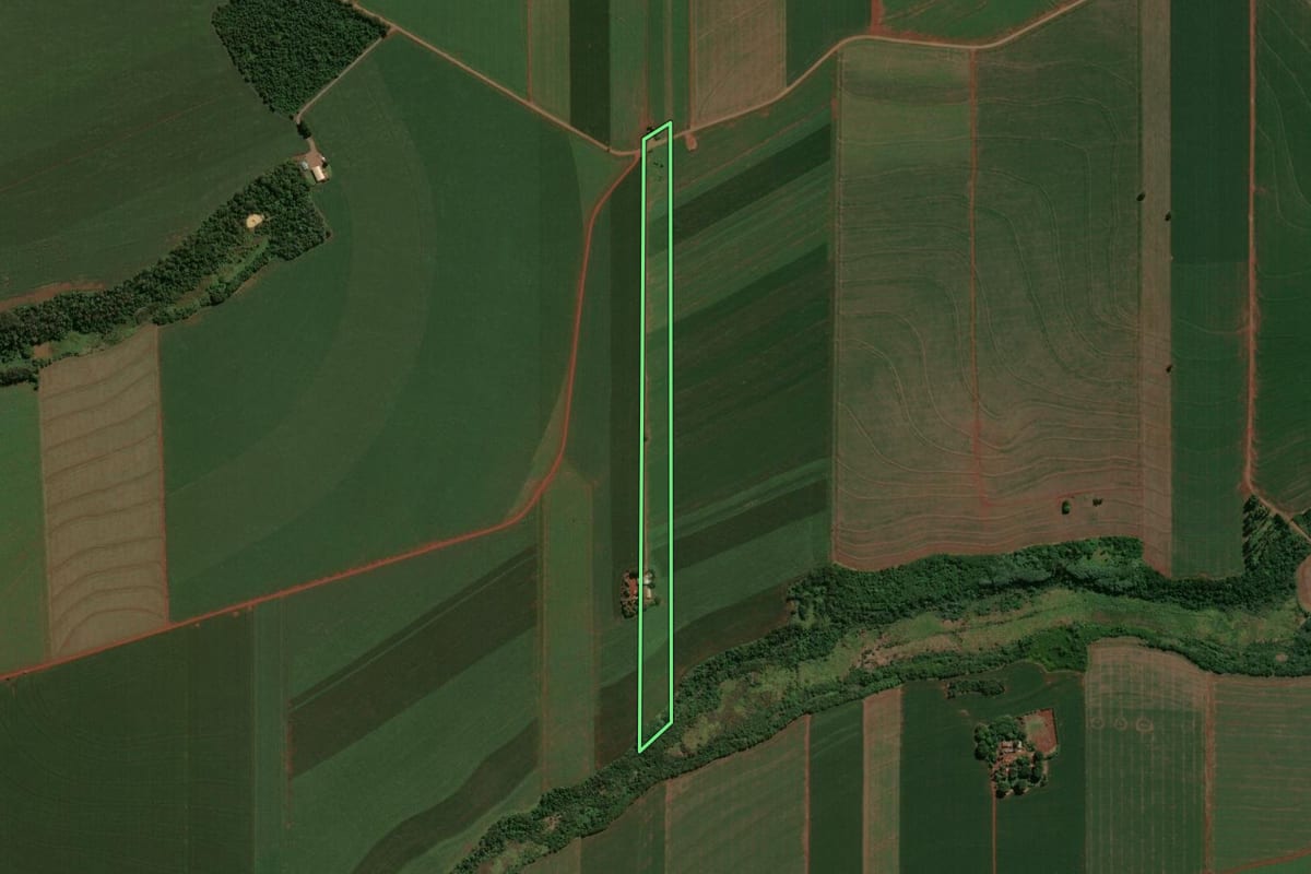 Imagem de satélite do imóvel rural em São Jorge do Ivaí (PR), com o contorno declarado no CAR desenhado por cima.