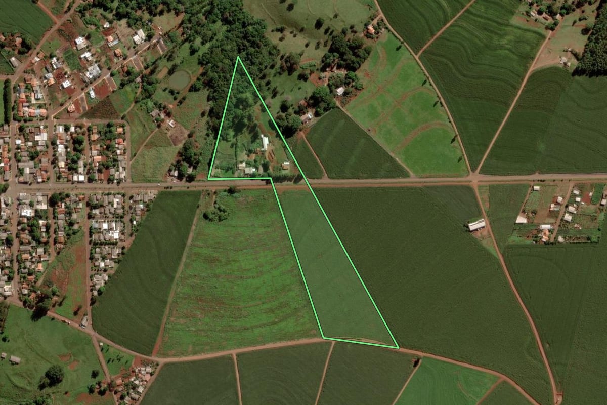 Imagem de satélite do imóvel rural em São José das Palmeiras (PR), com o contorno declarado no CAR desenhado por cima.