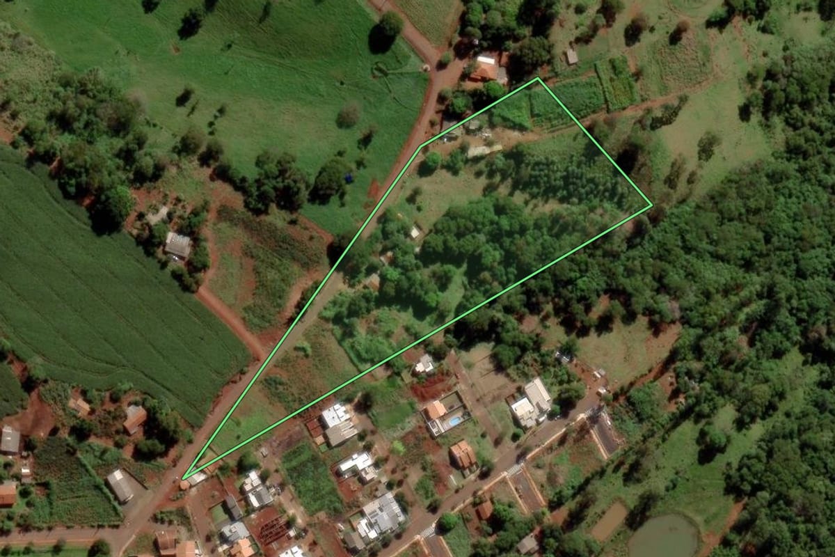 Imagem de satélite do imóvel rural em São José das Palmeiras (PR), com o contorno declarado no CAR desenhado por cima.