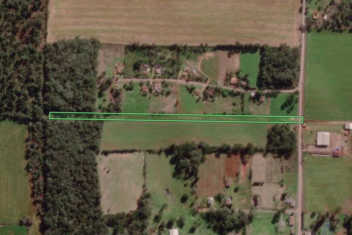 Imagem de satélite do imóvel rural em São Mateus do Sul (PR), com o contorno declarado no CAR desenhado por cima.