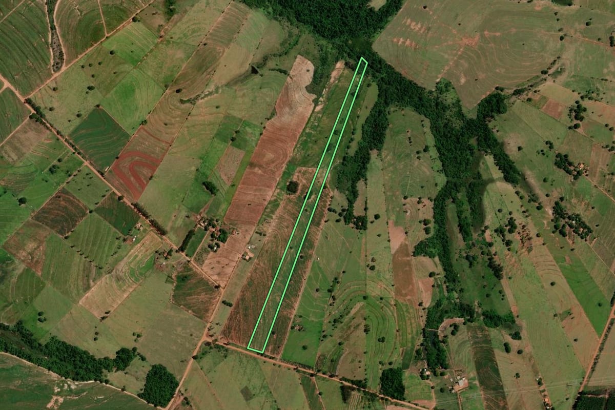 Imagem de satélite do imóvel rural em Tapejara (PR), com o contorno declarado no CAR desenhado por cima.