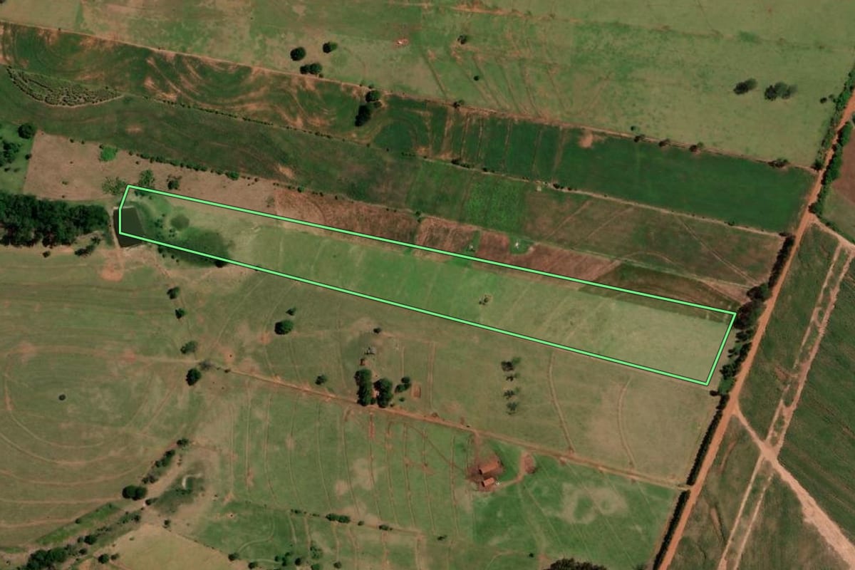 Imagem de satélite do imóvel rural em Tapejara (PR), com o contorno declarado no CAR desenhado por cima.