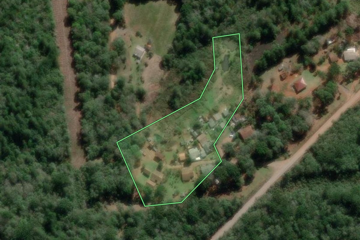 Imagem de satélite do imóvel rural em Teixeira Soares (PR), com o contorno declarado no CAR desenhado por cima.