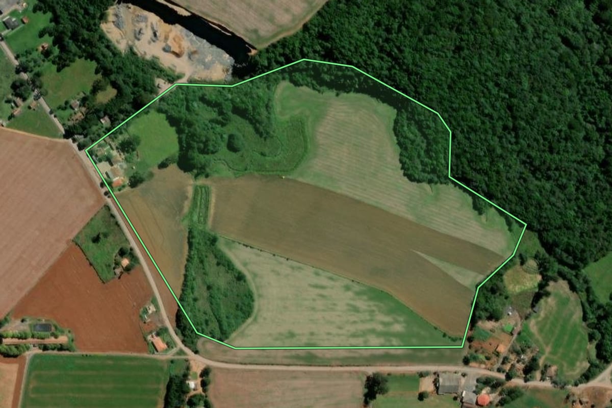 Imagem de satélite do imóvel rural em Teixeira Soares (PR), com o contorno declarado no CAR desenhado por cima.