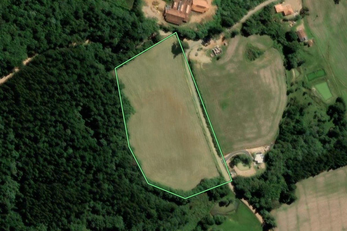 Imagem de satélite do imóvel rural em Teixeira Soares (PR), com o contorno declarado no CAR desenhado por cima.
