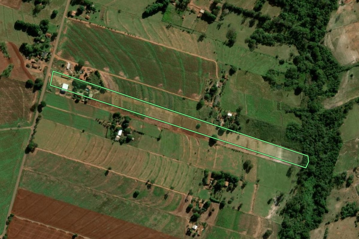 Imagem de satélite do imóvel rural em Terra Roxa (PR), com o contorno declarado no CAR desenhado por cima.