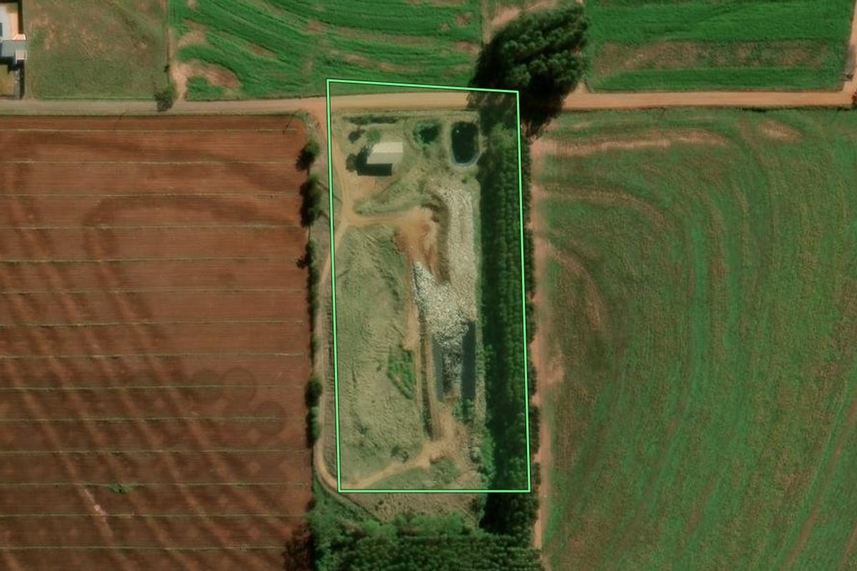 Imagem de satélite do imóvel rural em Terra Roxa (PR), com o contorno declarado no CAR desenhado por cima.