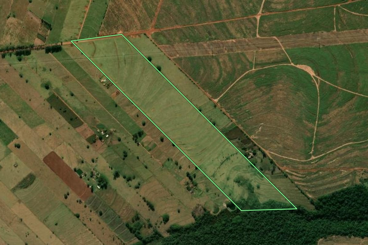 Imagem de satélite do imóvel rural em Tuneiras do Oeste (PR), com o contorno declarado no CAR desenhado por cima.