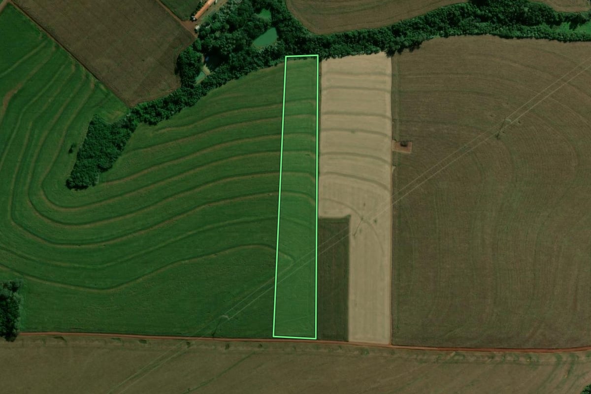 Imagem de satélite do imóvel rural em Tupãssi (PR), com o contorno declarado no CAR desenhado por cima.