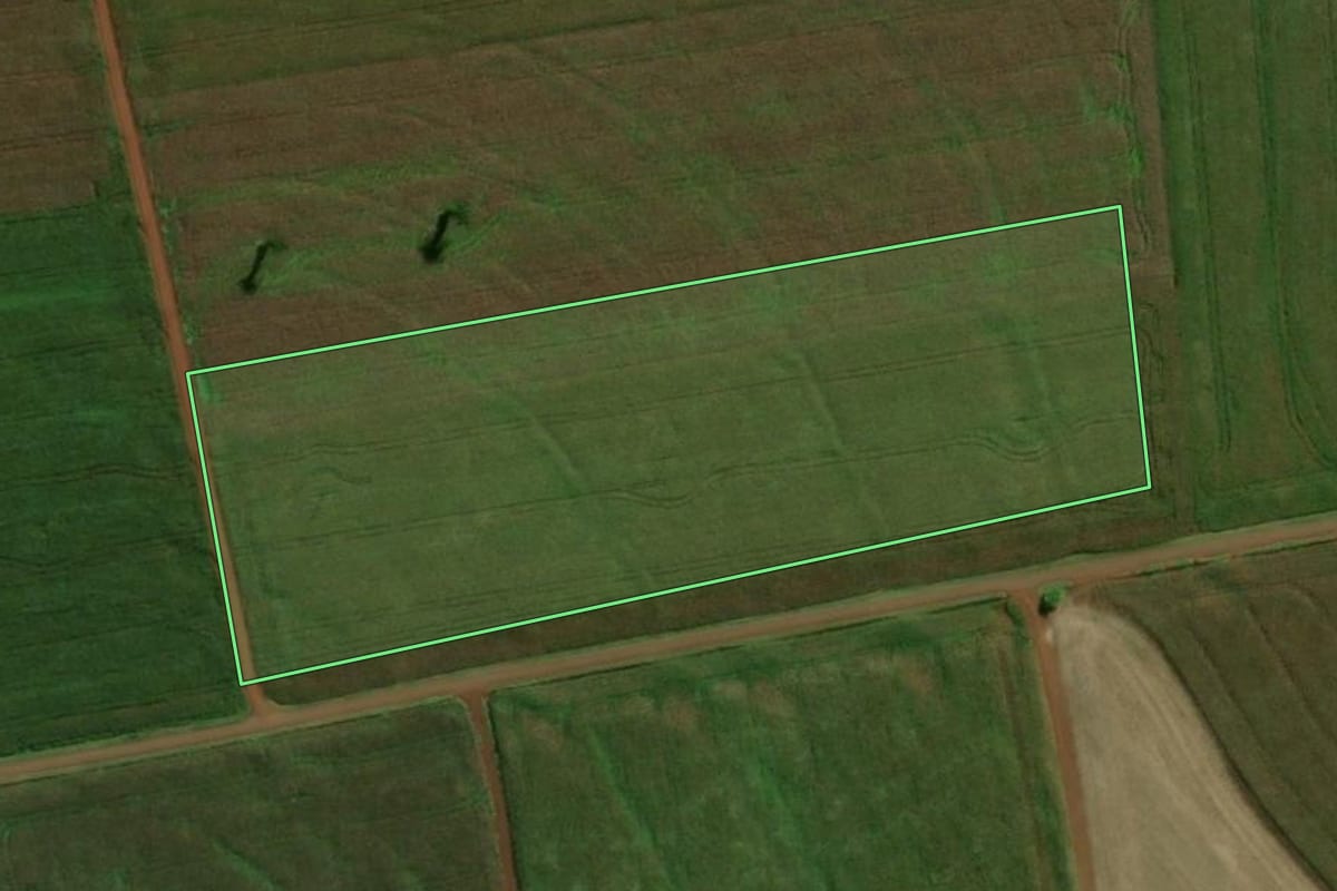 Imagem de satélite do imóvel rural em Tupãssi (PR), com o contorno declarado no CAR desenhado por cima.