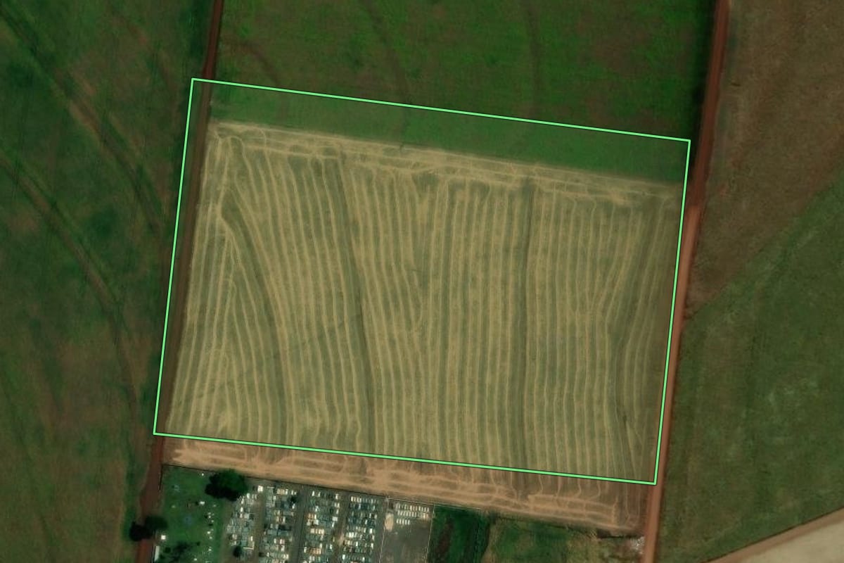 Imagem de satélite do imóvel rural em Tupãssi (PR), com o contorno declarado no CAR desenhado por cima.