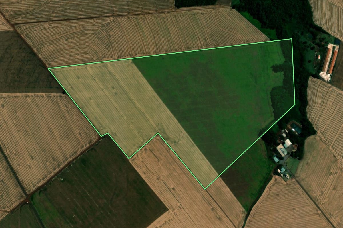 Imagem de satélite do imóvel rural em Tupãssi (PR), com o contorno declarado no CAR desenhado por cima.