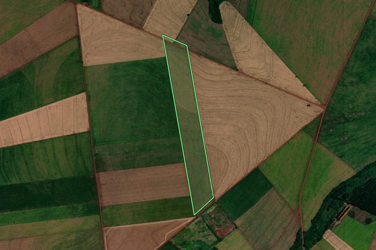 Imagem de satélite do imóvel rural em Tupãssi (PR), com o contorno declarado no CAR desenhado por cima.