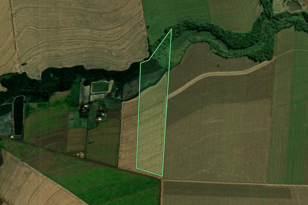 Imagem de satélite do imóvel rural em Tupãssi (PR), com o contorno declarado no CAR desenhado por cima.